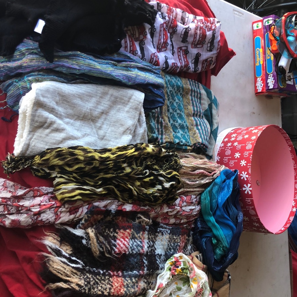 Scarf lot